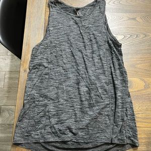 Lululemon Women Tank Top. Size 6